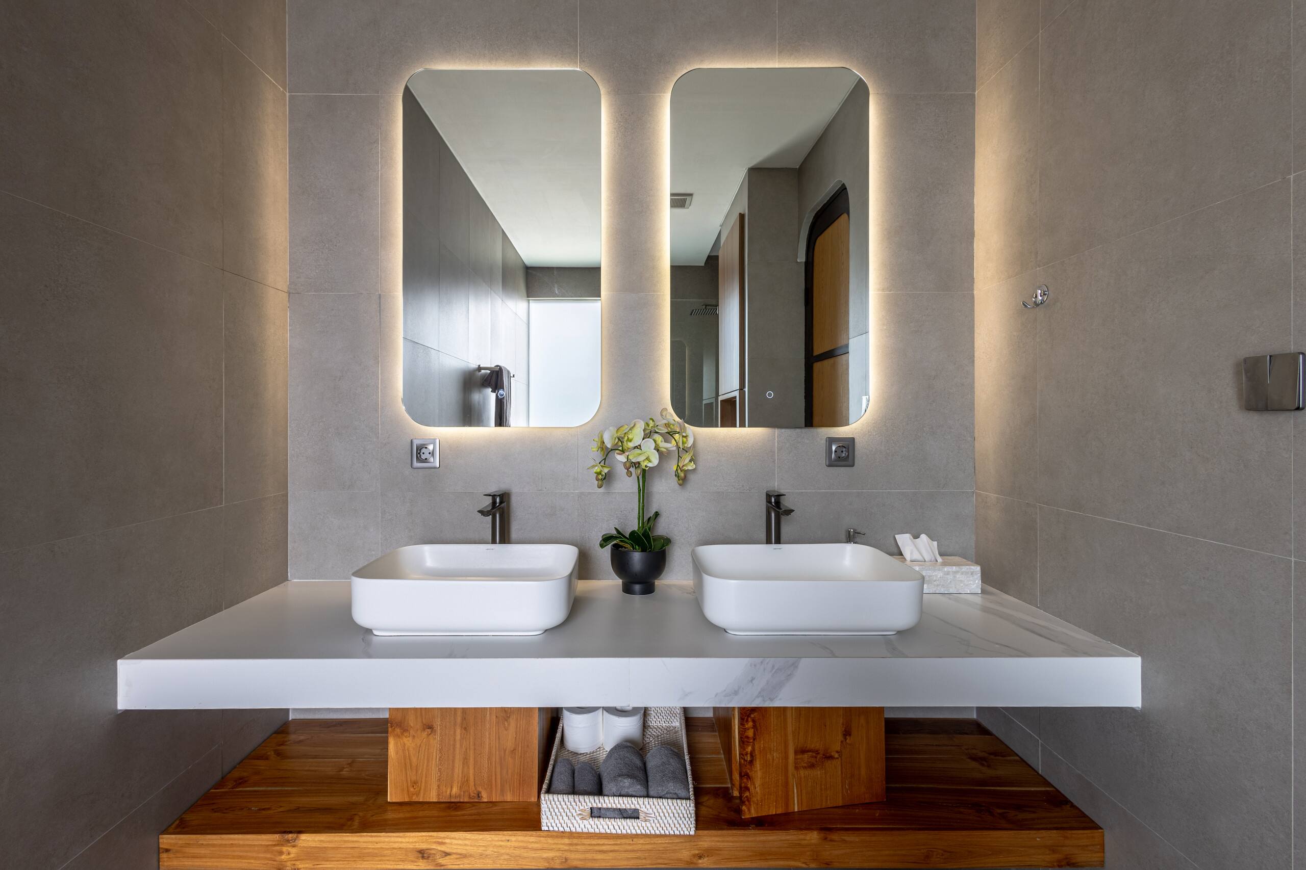 “Luxury 8BR Villa in Legian” 35
