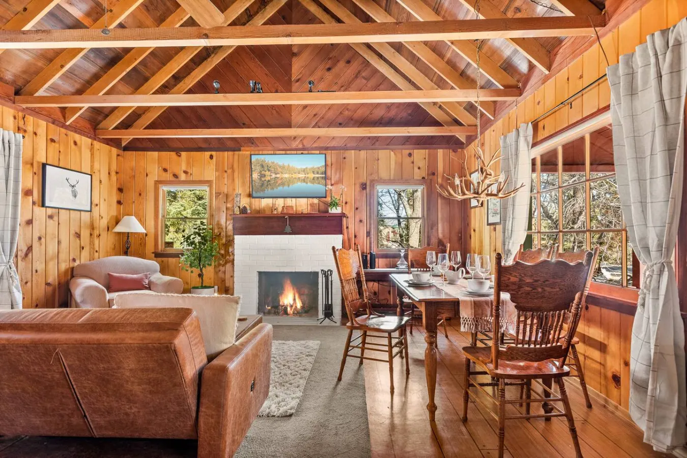 Tree Top Ranch w/ Hot Tub & Walk to the Village 7