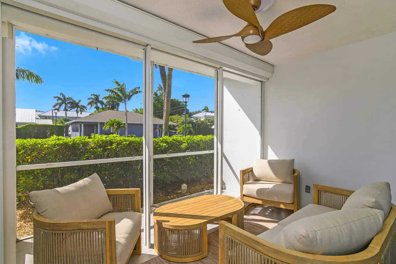 Beach Luxury Retreat Walk to Beach & 5th Ave 18
