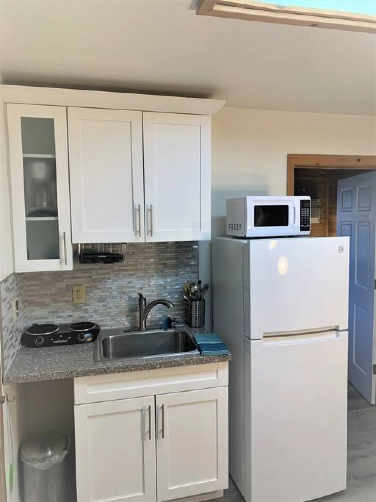 Cozy Lake-View Lodge Cabin #1 (2 BR Near Village) 10