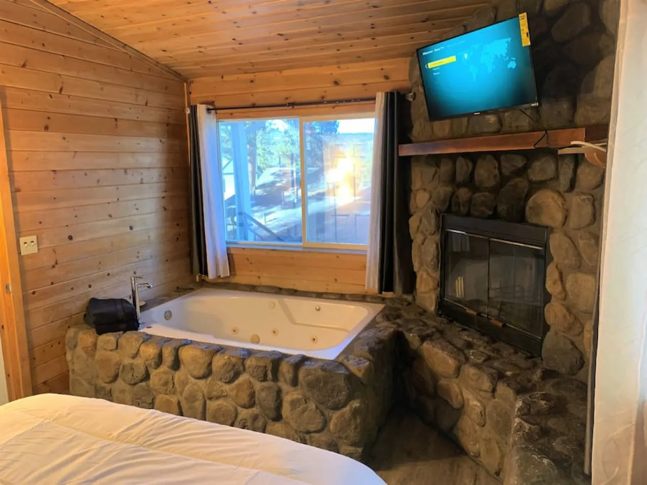 Cozy Lake-View Lodge Cabin #1 (2 BR Near Village) — photo 4