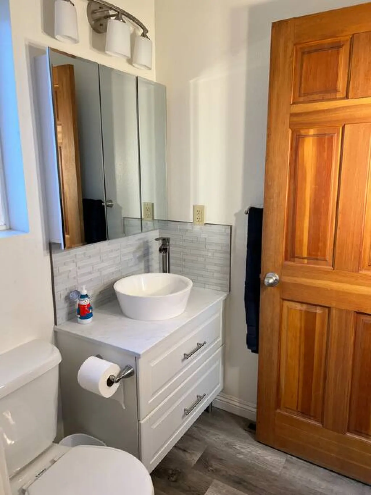 Cozy Lake-View Lodge Cabin #1 (2 BR Near Village) 8