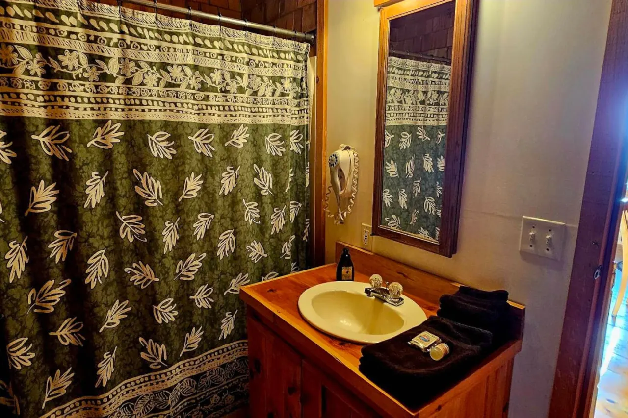 Kineo Cabin 12