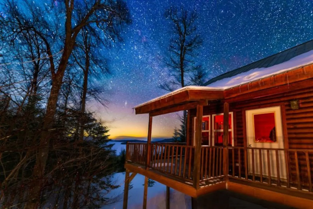 Kineo Cabin — photo 4