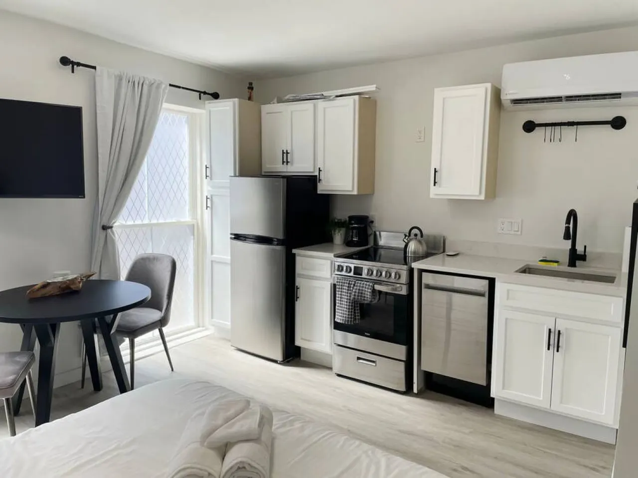 Cute Microapartment Walkable to Everything