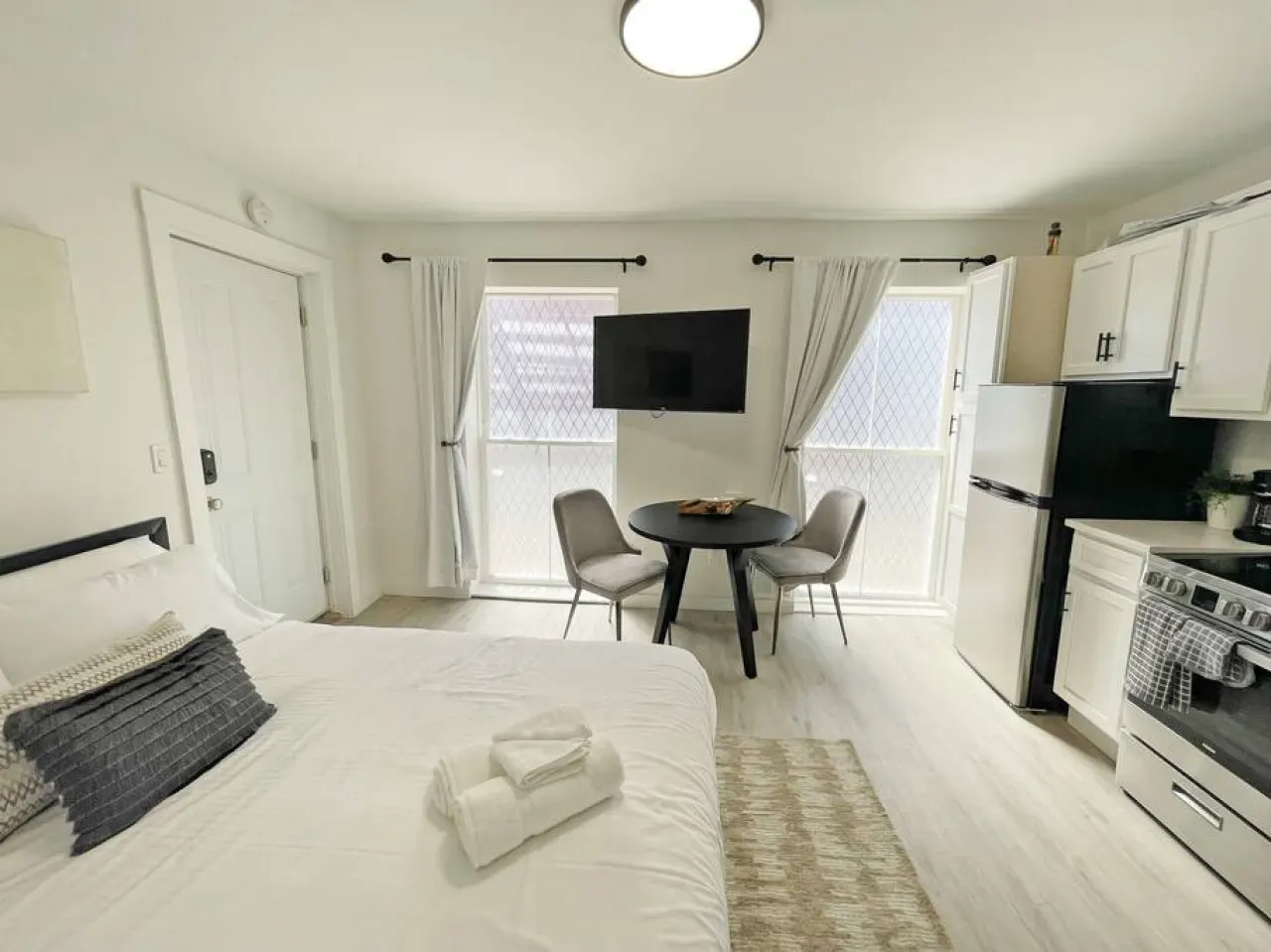 Cute Microapartment Walkable to Everything 2