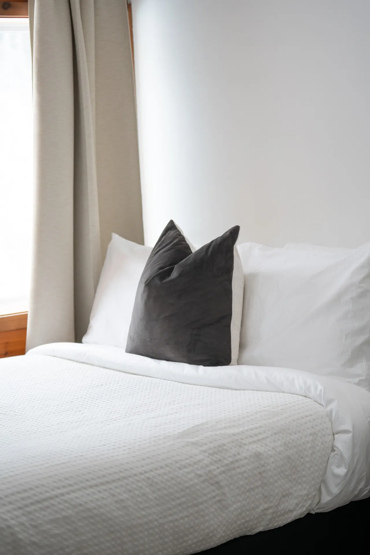 Suite 8 at The Gem | Scenic Canmore Getaway — photo 2