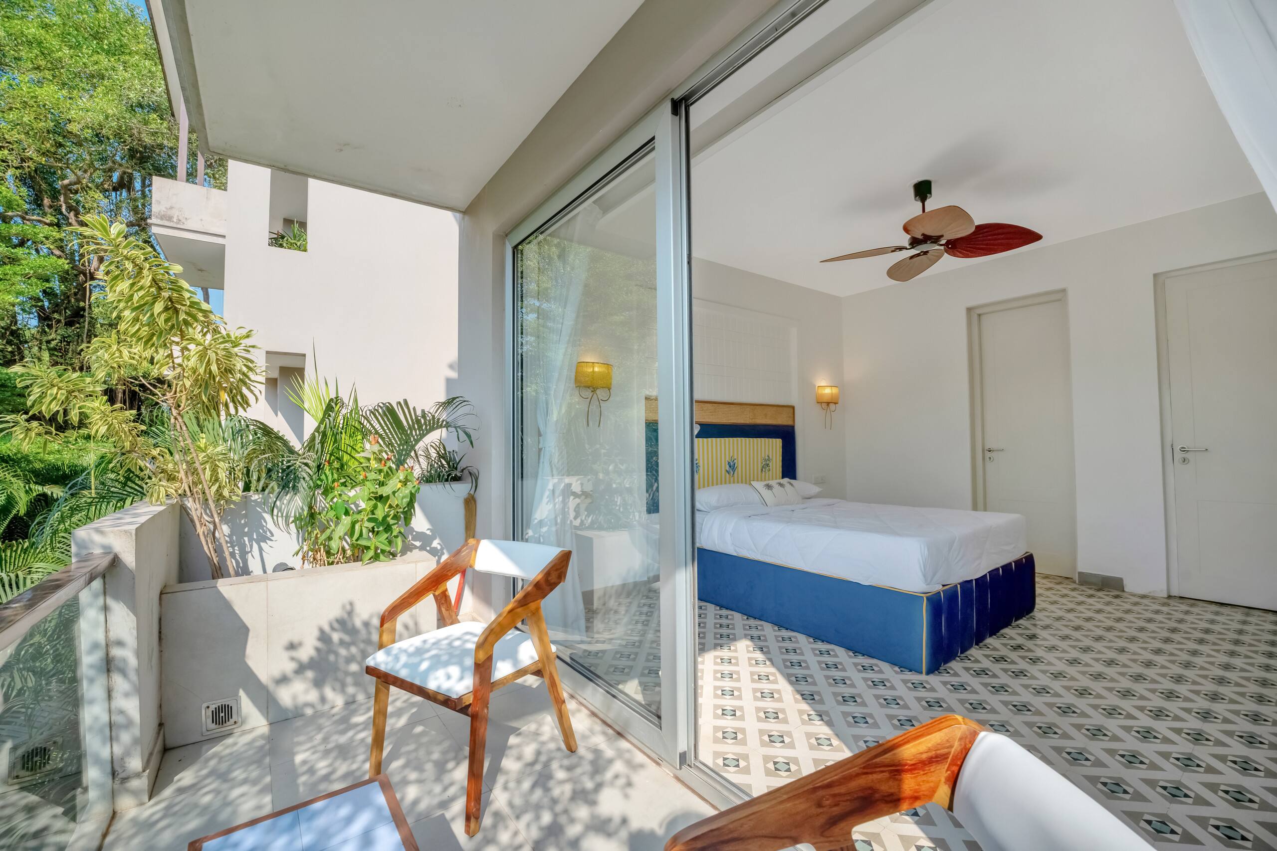 Sereno Santorini 2bhk Greek vibes w/ pvt jacuzzi 23