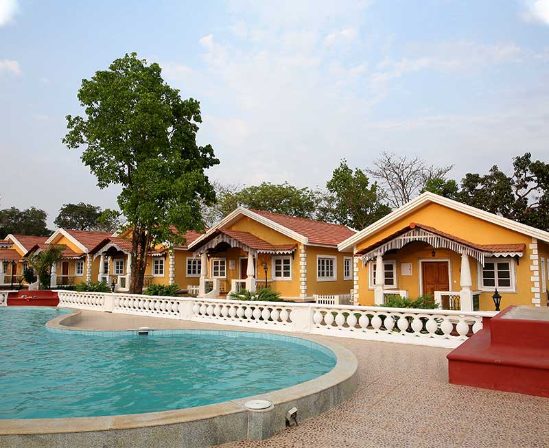 Costa Del Sol: 2BHK Escape with Pool & WiFi. 12