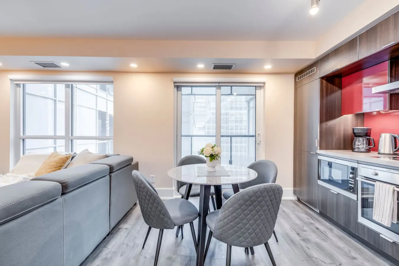 Designer 1BR Suite Sleeps 4 Prime Location 15
