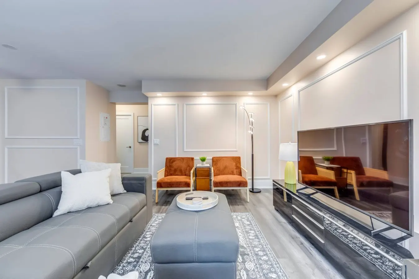 Designer 1BR Suite Sleeps 4 Prime Location 6