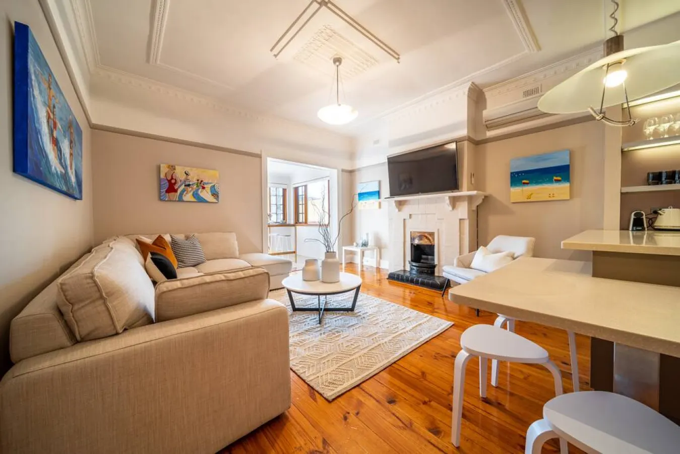The Fourth @ Sussex House—Beach Ease off Jetty Rd