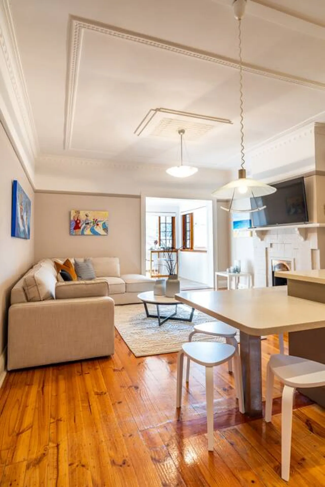 The Fourth @ Sussex House—Beach Ease off Jetty Rd 6