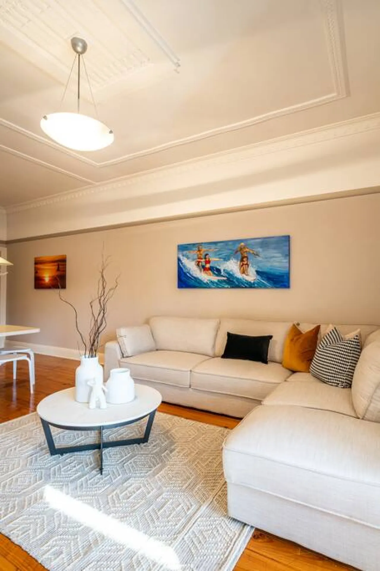 The Fourth @ Sussex House—Beach Ease off Jetty Rd 7