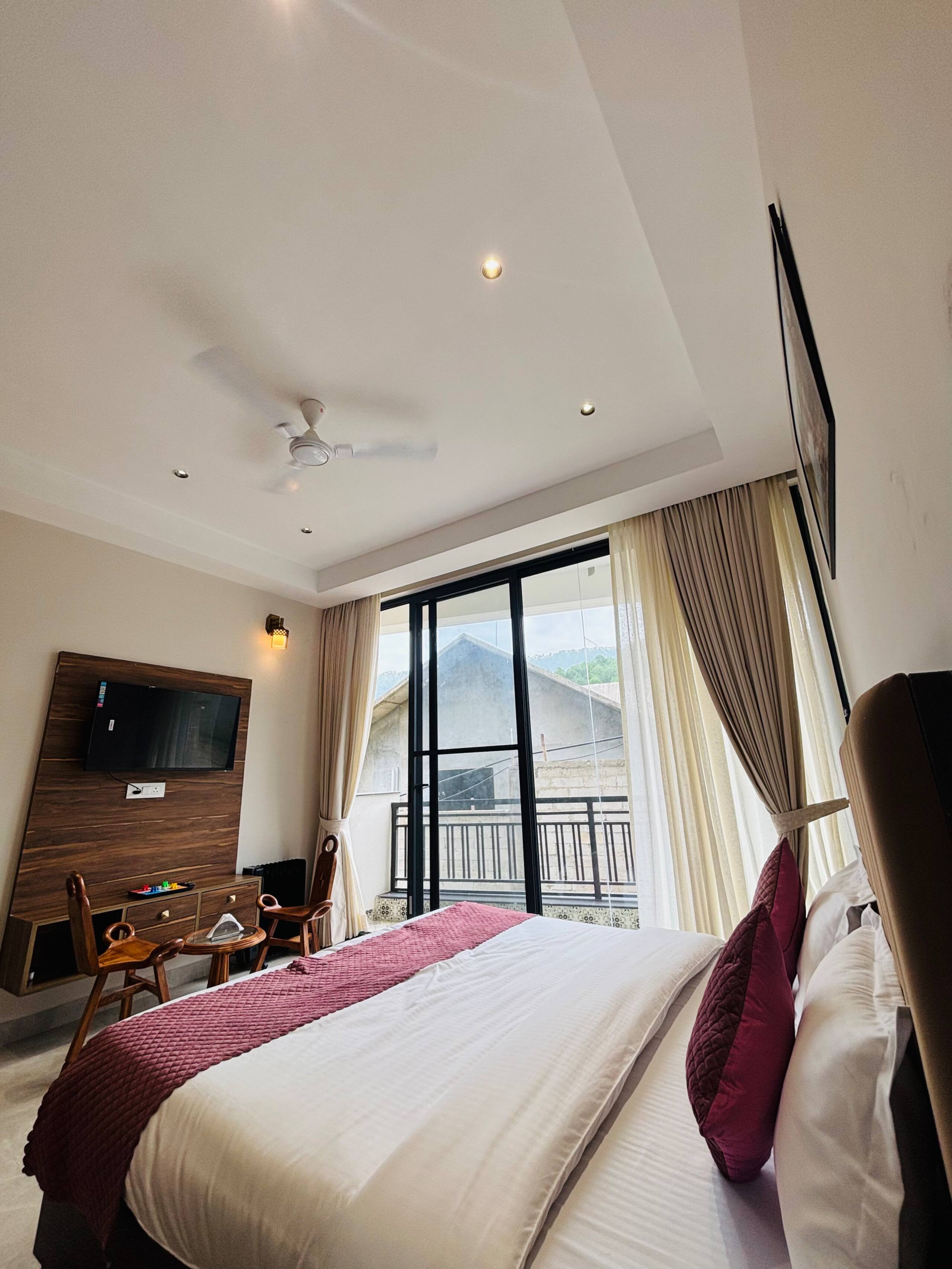 Minara Meadows | Luxury 5-BHK Villa in Kasauli 14