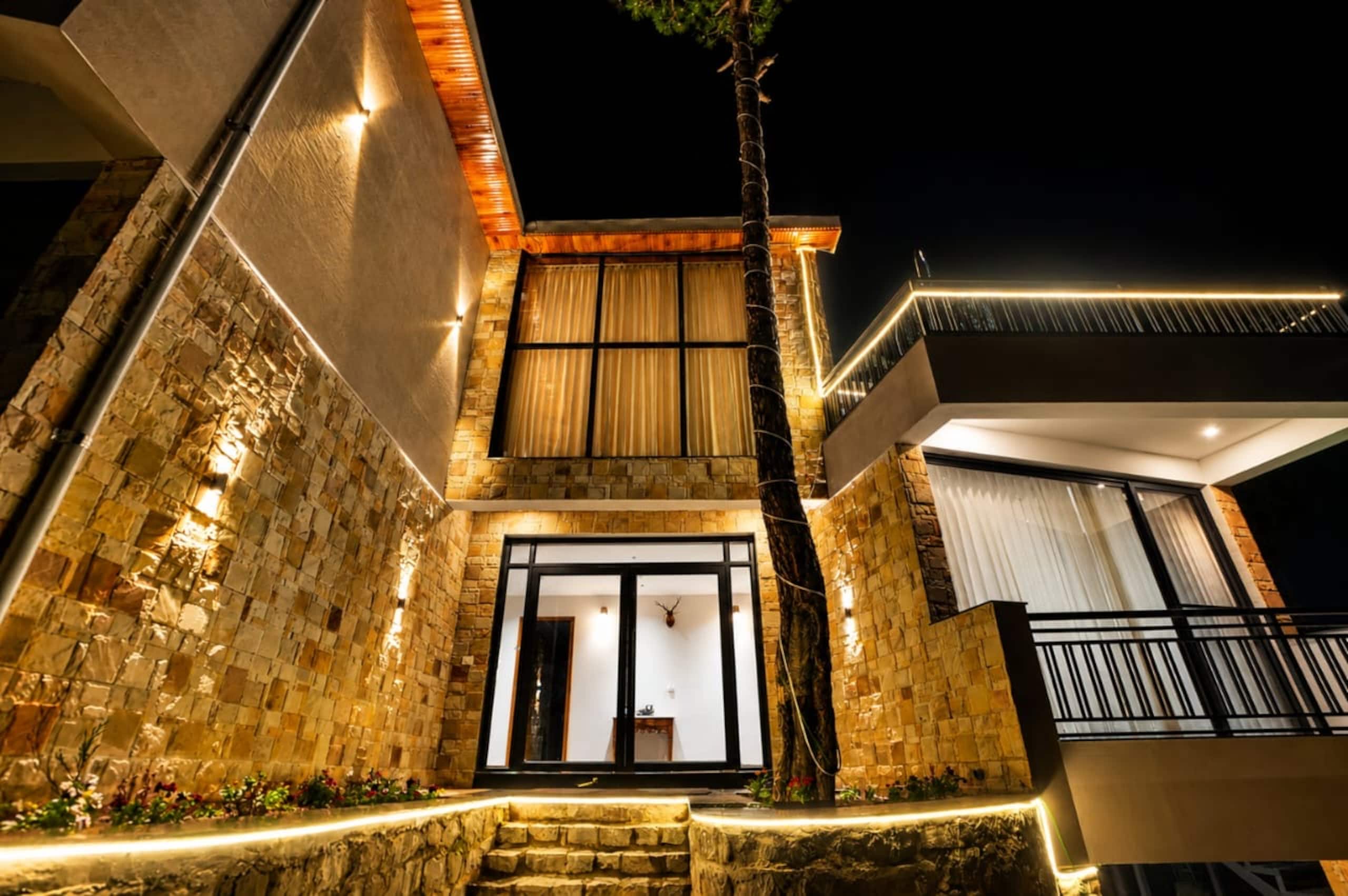 Minara Meadows | Luxury 5-BHK Villa in Kasauli 6