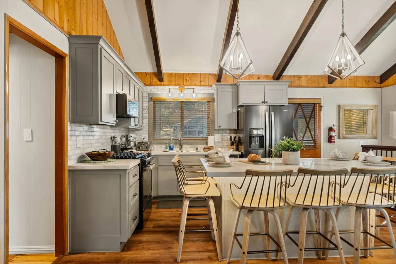 Timber & Tide Retreat in Fox Farm w Hot Tub & Games 9