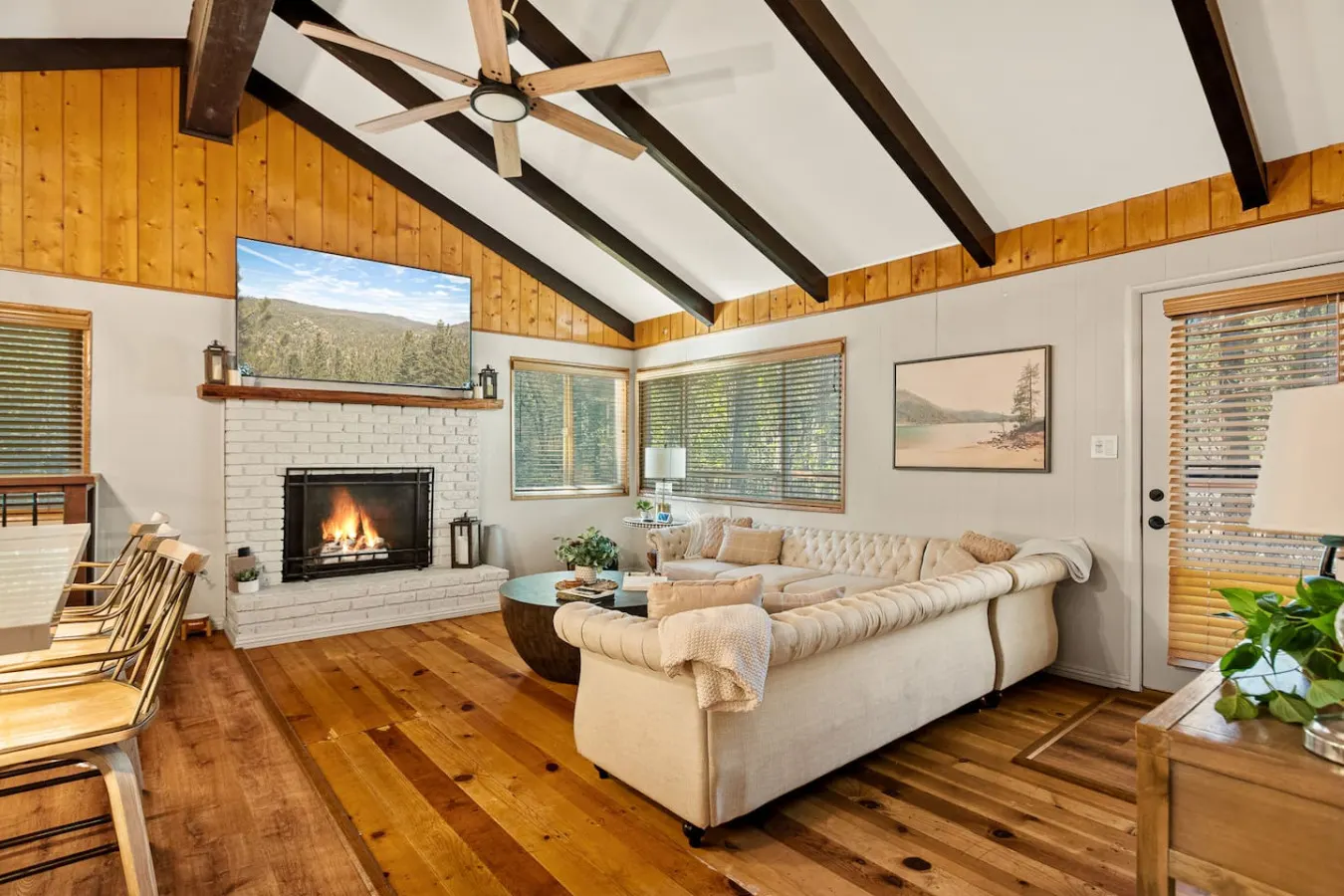 Timber & Tide Retreat in Fox Farm w Hot Tub & Games 11