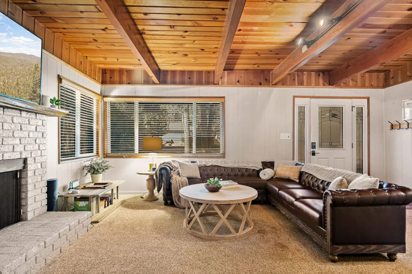 Timber & Tide Retreat in Fox Farm w Hot Tub & Games 15