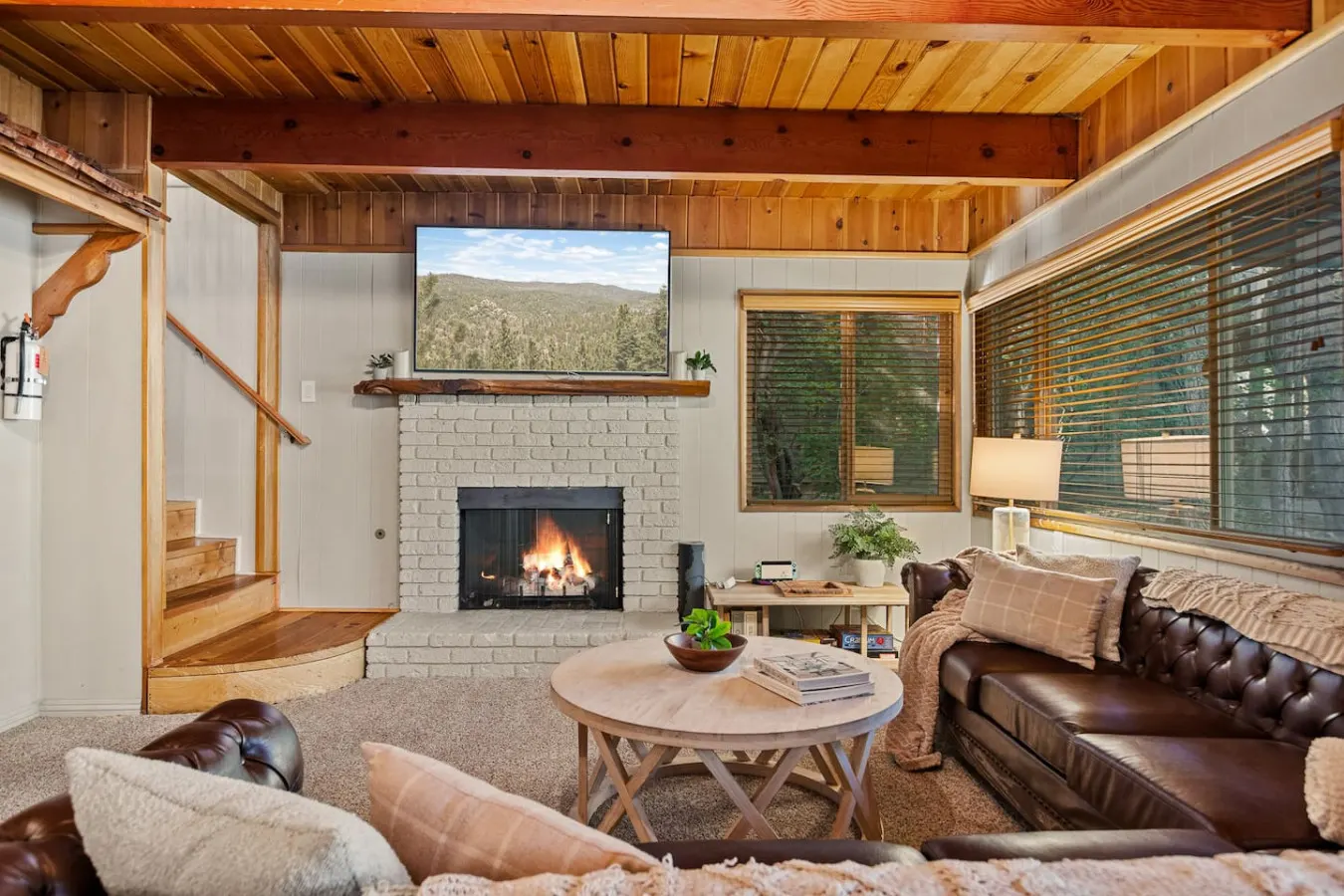 Timber & Tide Retreat in Fox Farm w Hot Tub & Games 18