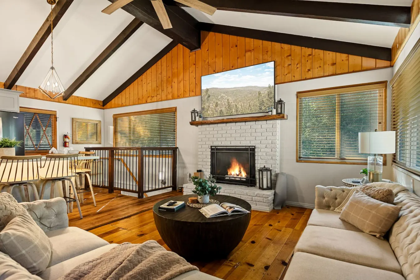 Timber & Tide Retreat in Fox Farm w Hot Tub & Games — foto 3