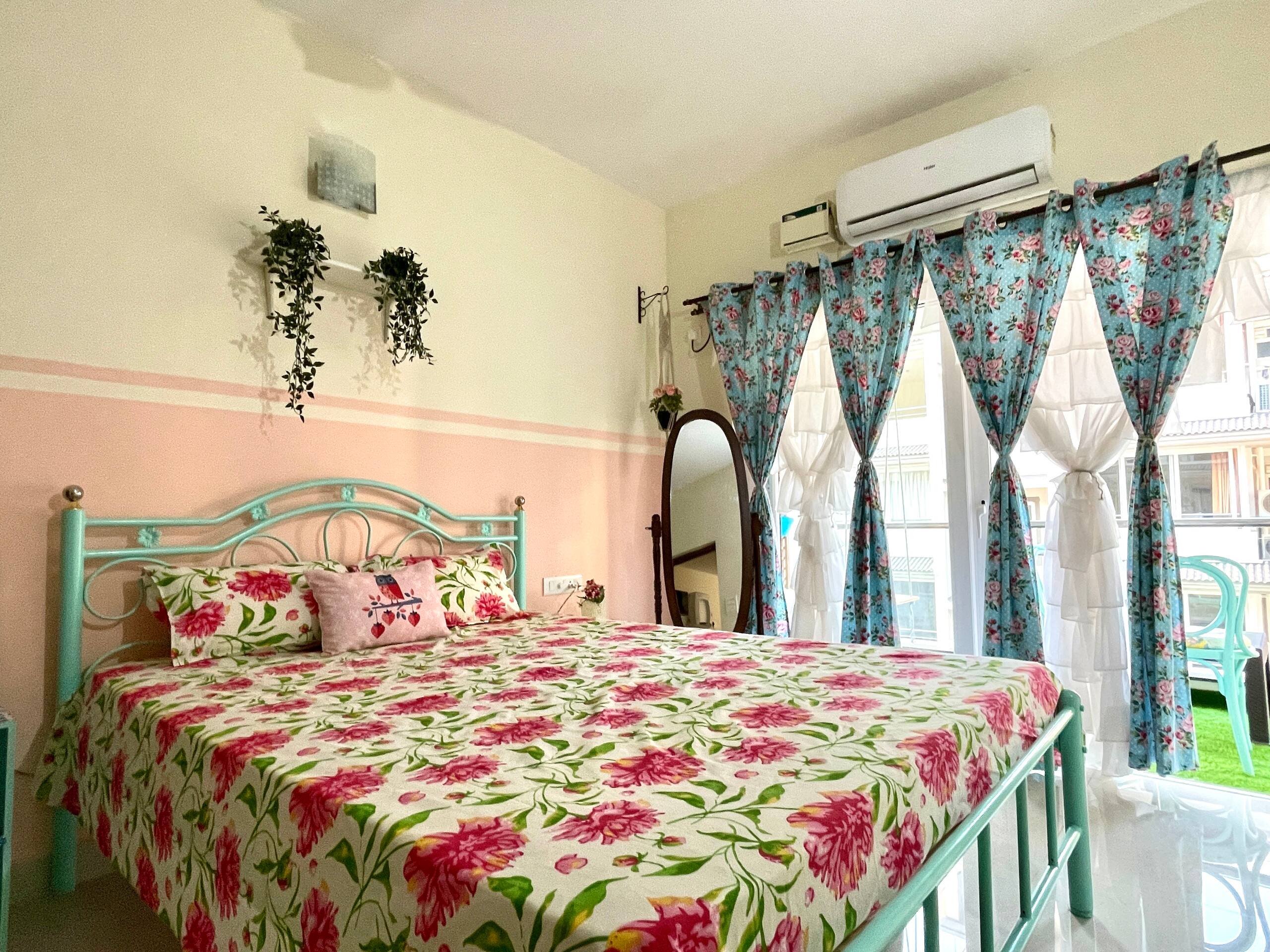 Designer 1BHK Apt|5min beachwalk|Hispeed wifi|pool 8