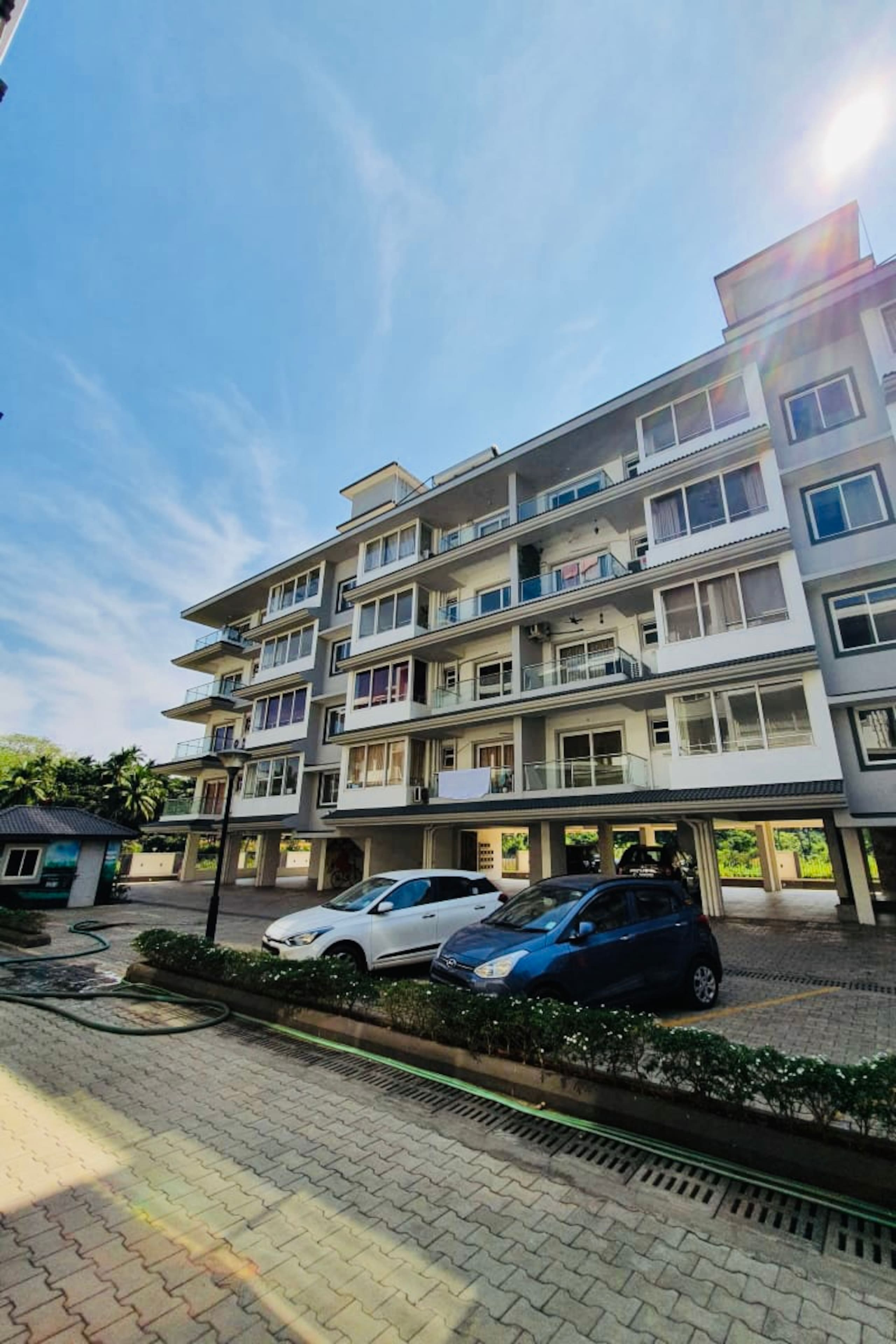 Designer 1BHK Apt|5min beachwalk|Hispeed wifi|pool 19