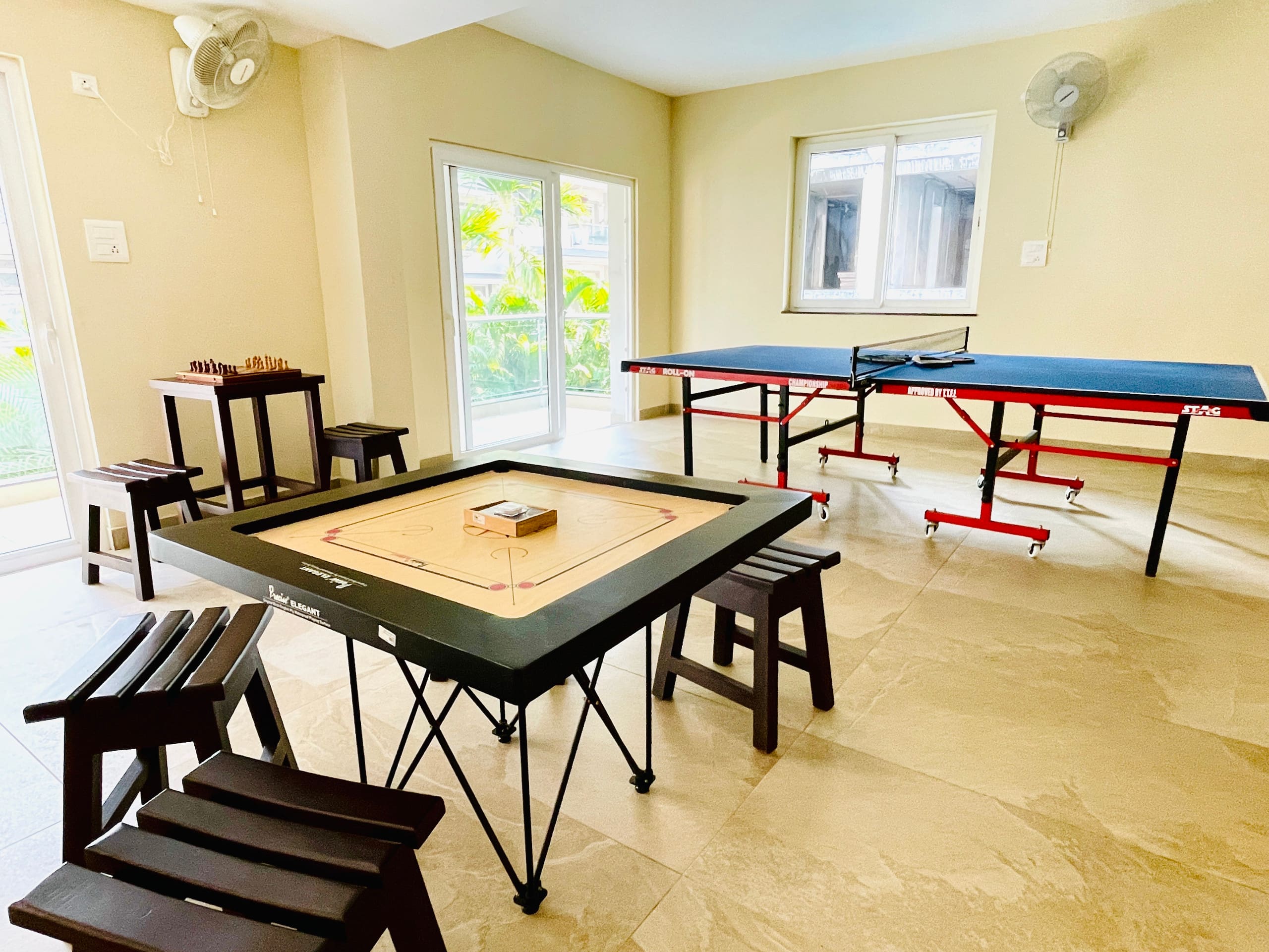 Designer 1BHK Apt|5min beachwalk|Hispeed wifi|pool 21