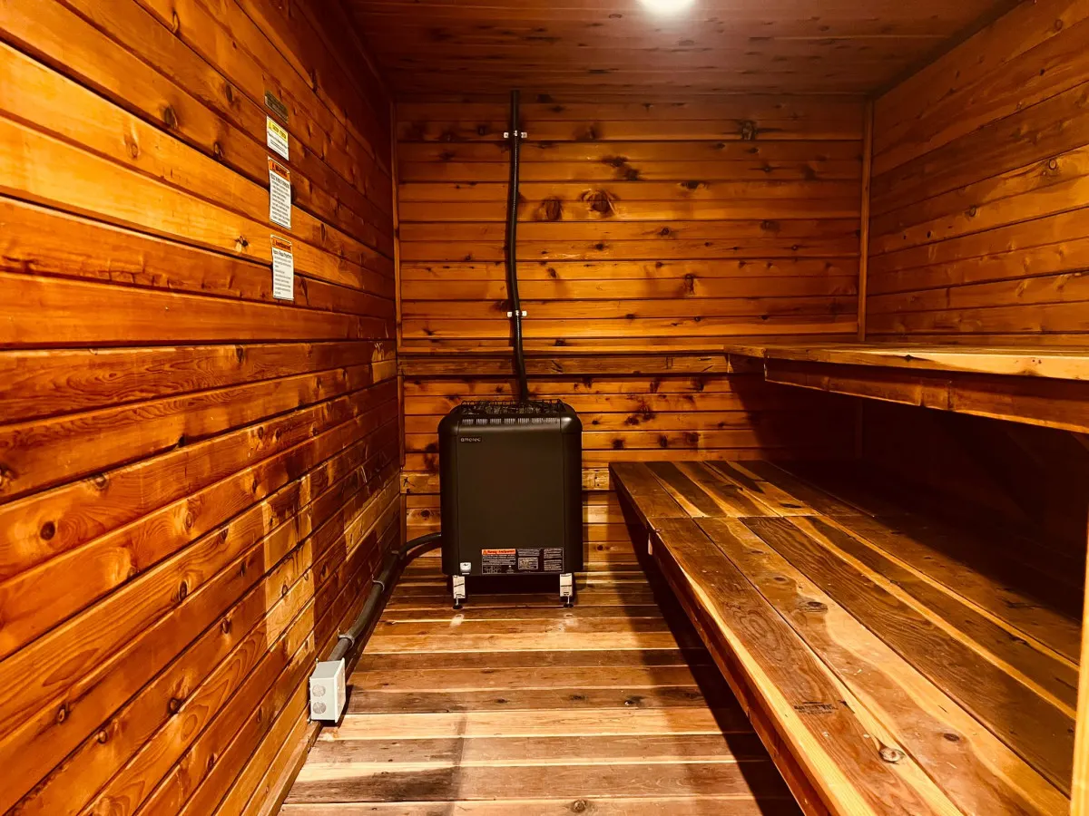 NEW Sauna & Private Hot Tub Overlooking Pikes Peak 19