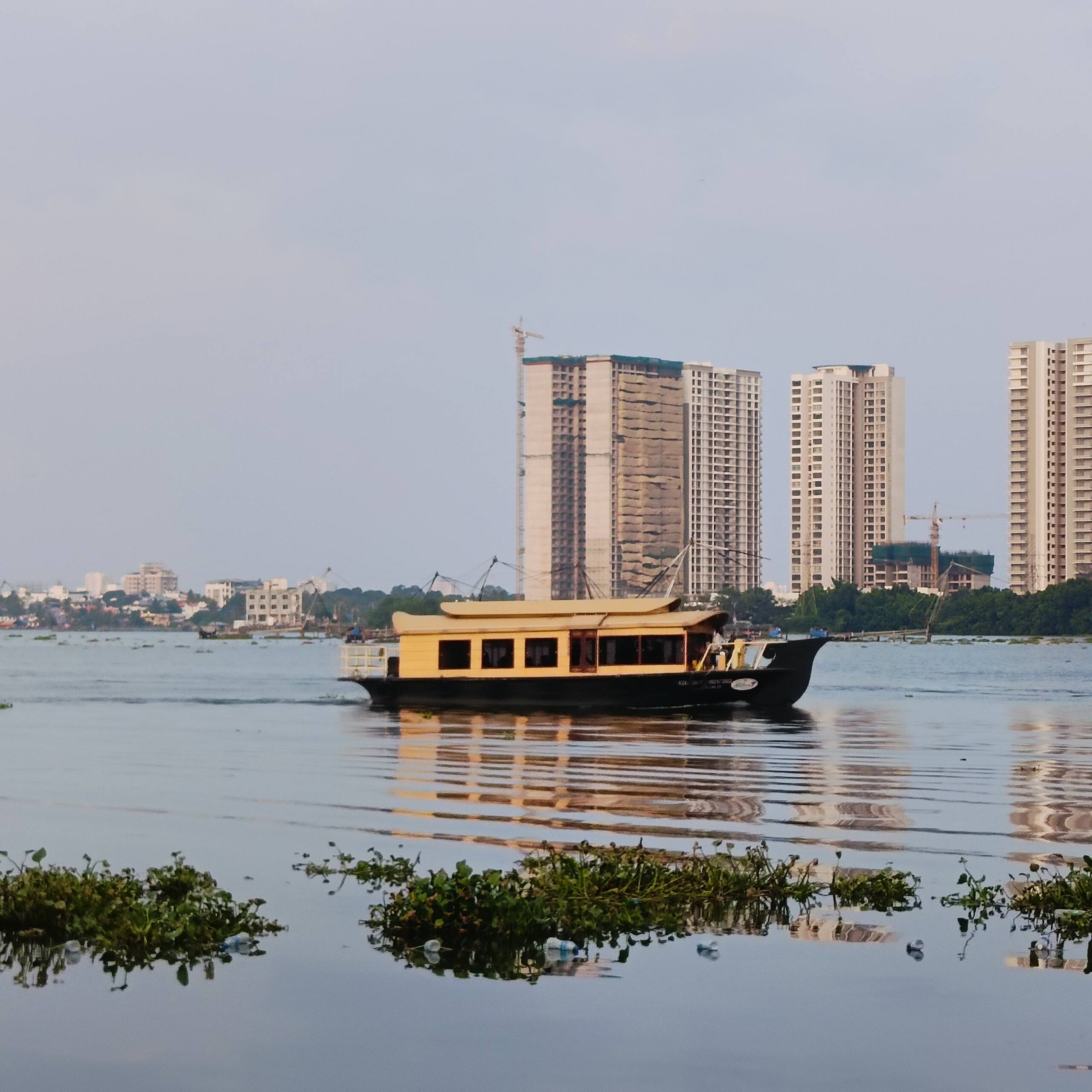 Marina Lounge Waterfront Villa in Kochi 28