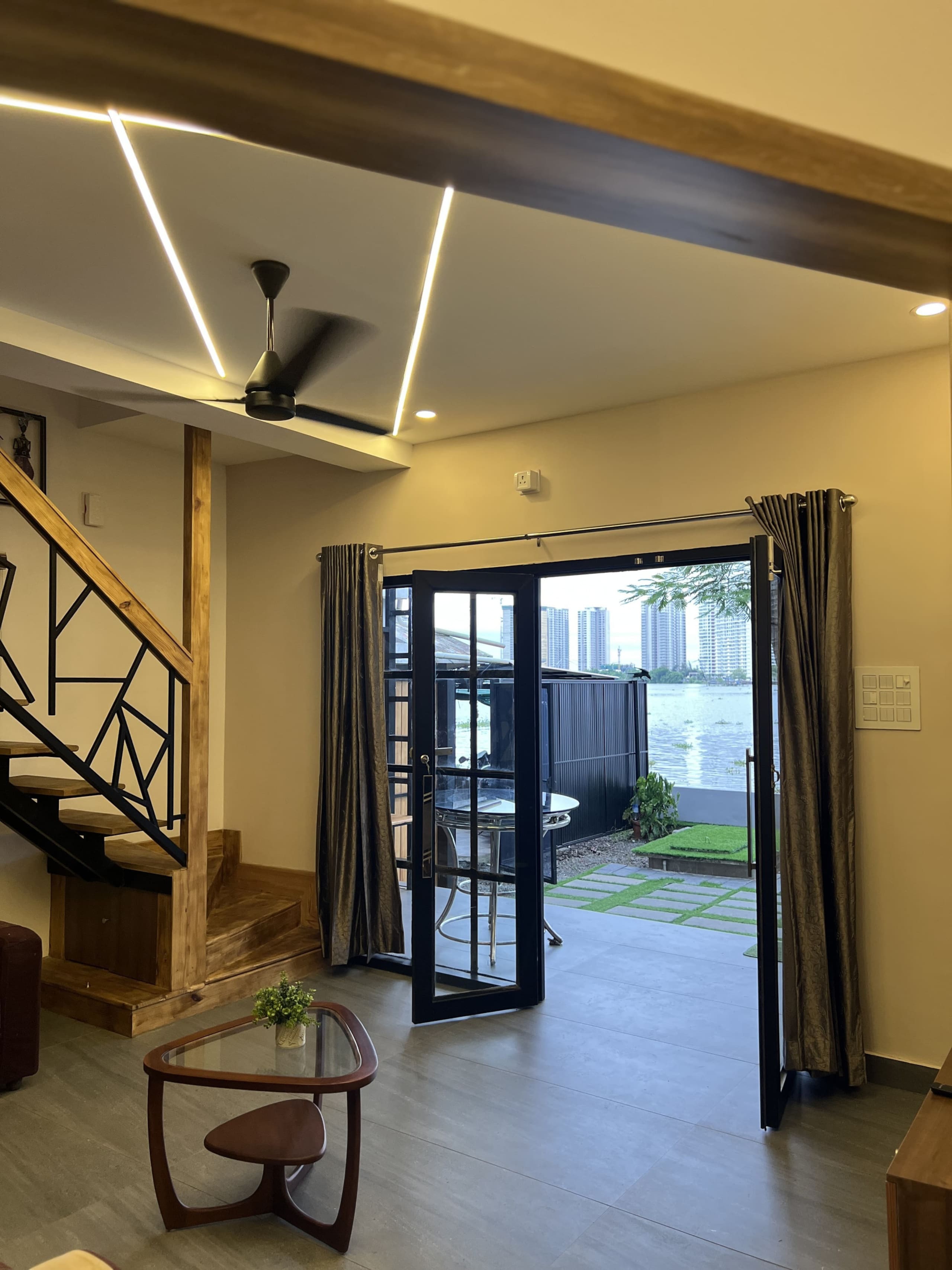 Marina Lounge Waterfront Villa in Kochi 5