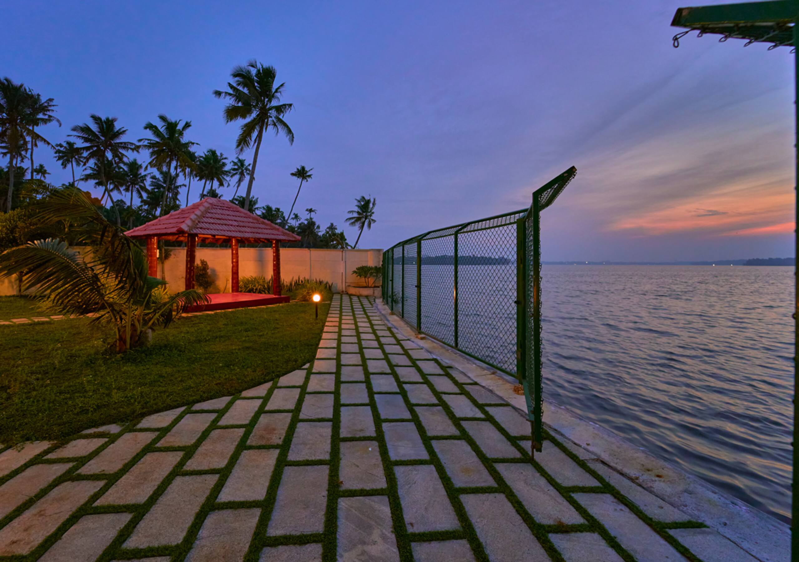Pet Friendly Lake Villa in Ashtamudi, Kollam 7