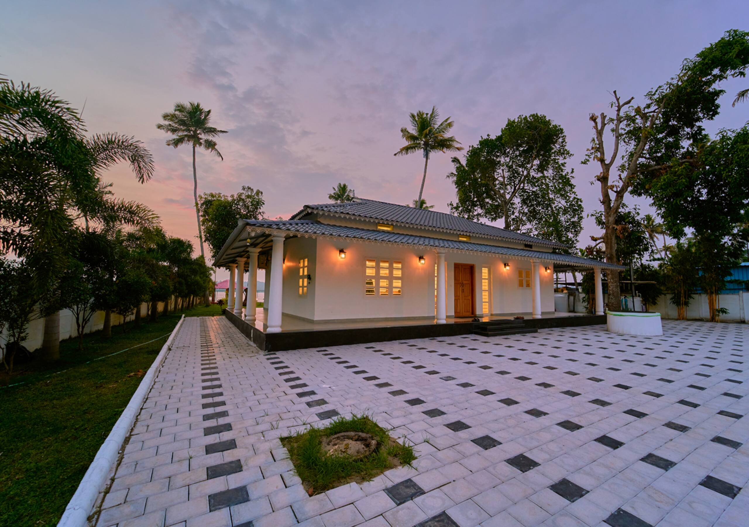 Pet Friendly Lake Villa in Ashtamudi, Kollam 26