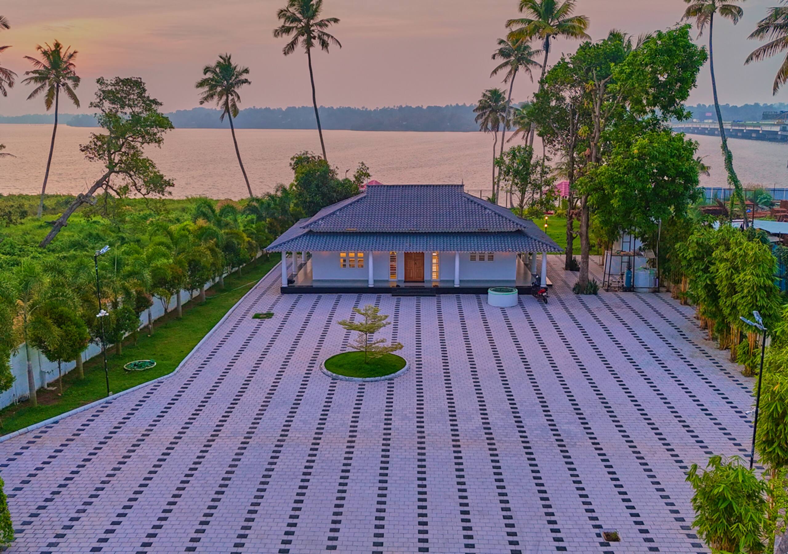 Pet Friendly Lake Villa in Ashtamudi, Kollam