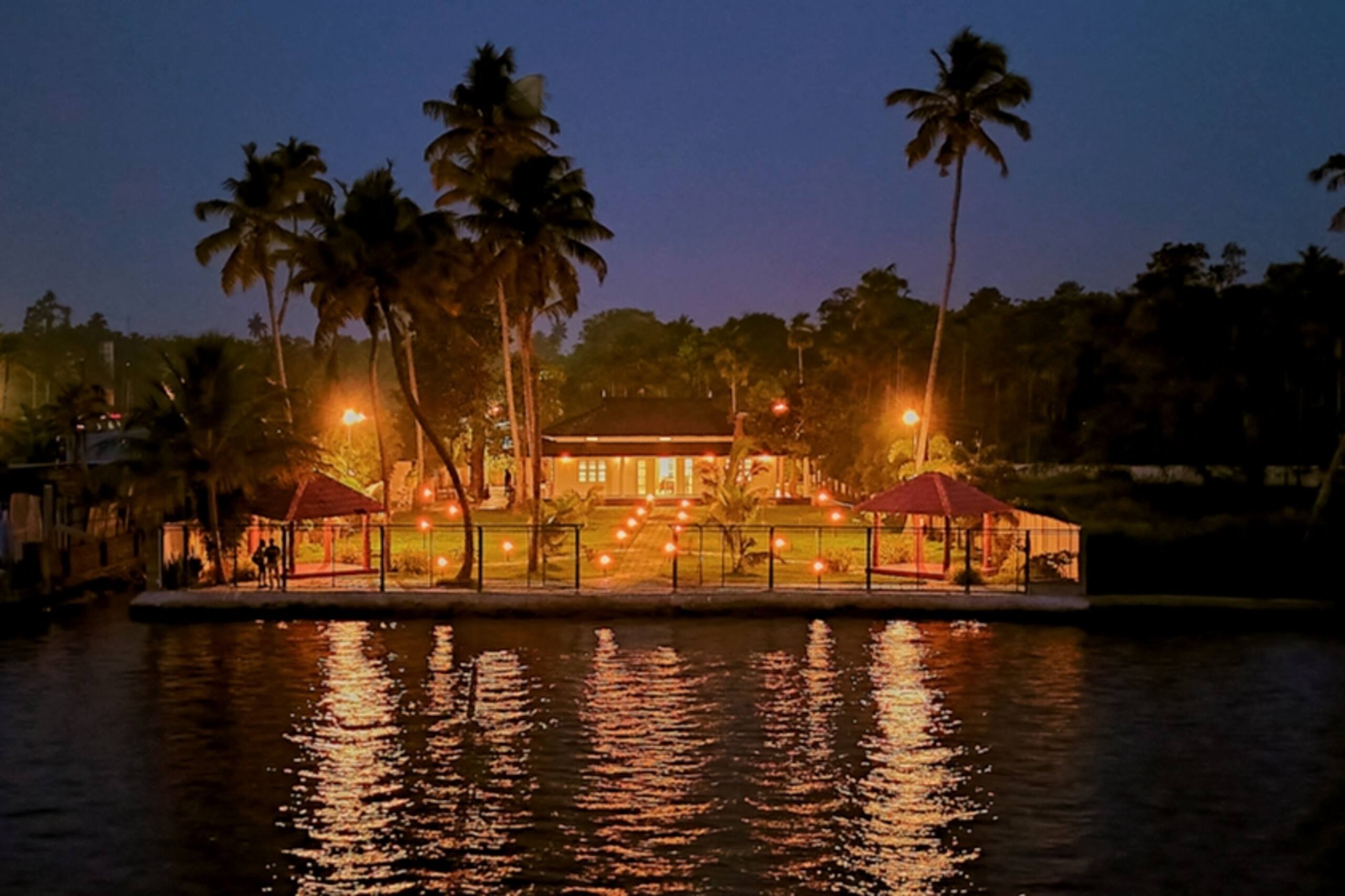 Pet Friendly Lake Villa in Ashtamudi, Kollam 31