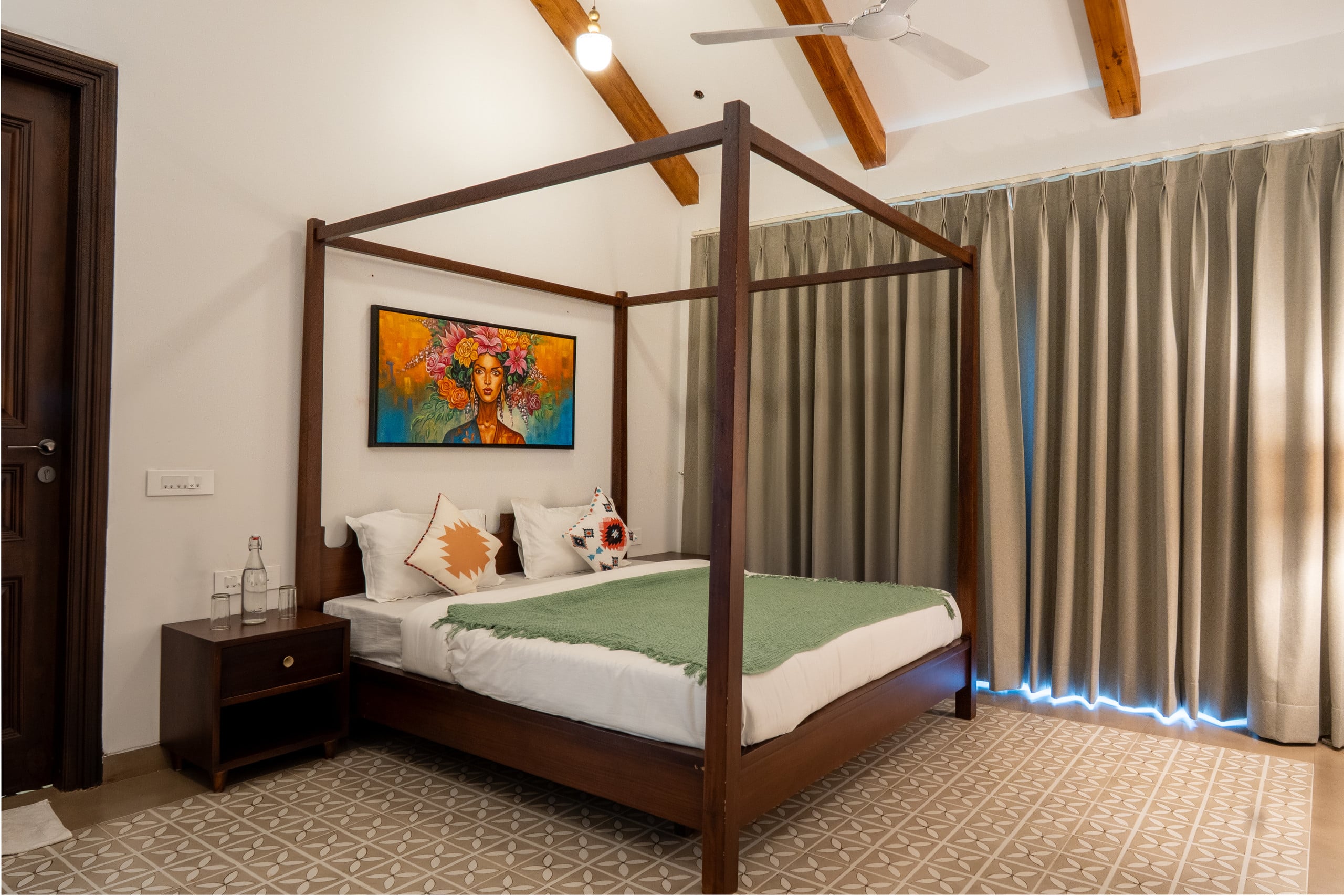Posh 4BHK New Villa with Private Pool in Candolim 34