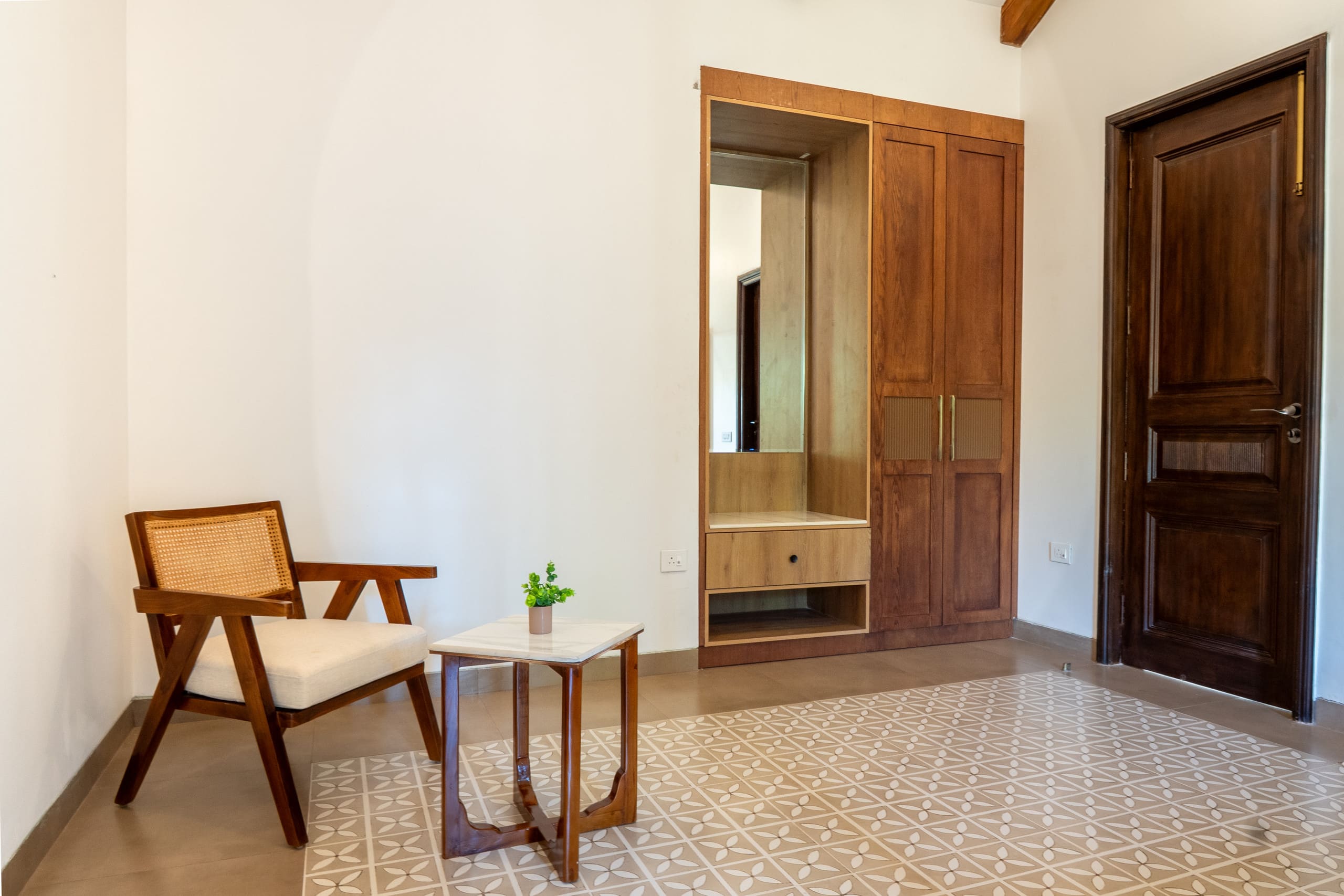 Posh 4BHK New Villa with Private Pool in Candolim 10