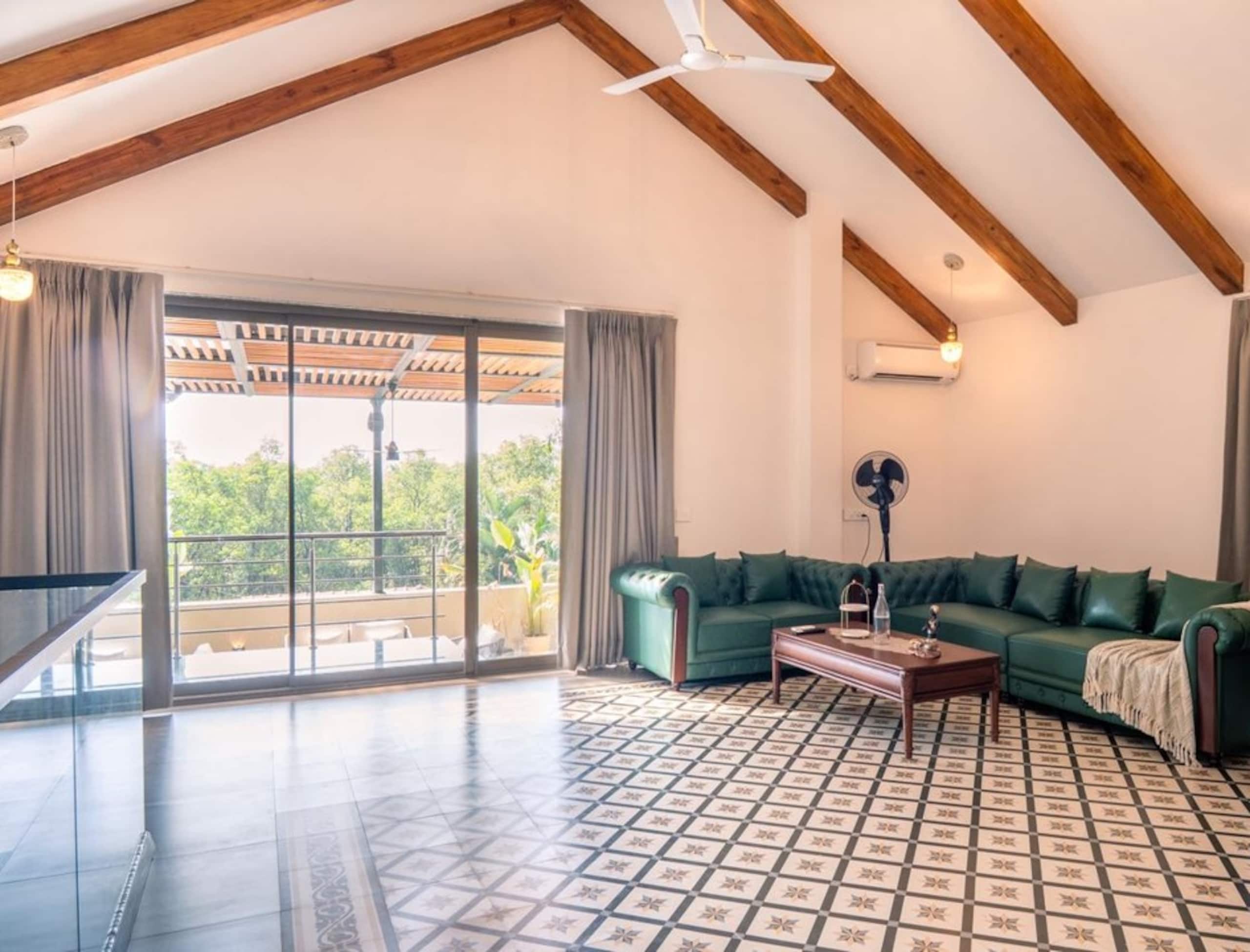 Posh 4BHK New Villa with Private Pool in Candolim 16