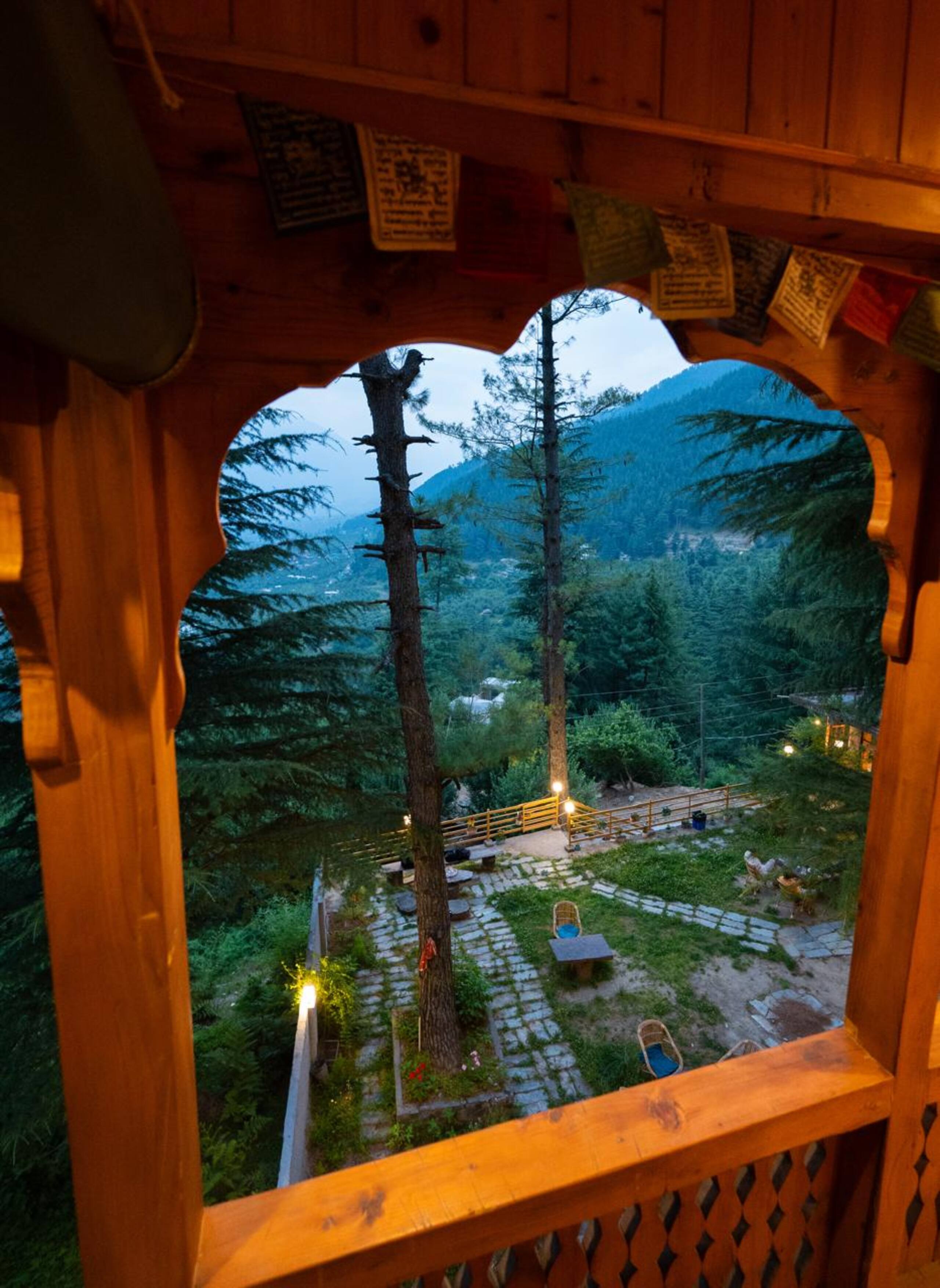 Kath Kuni Duplex Stay @ Jana Trails Chalet, Manali 22