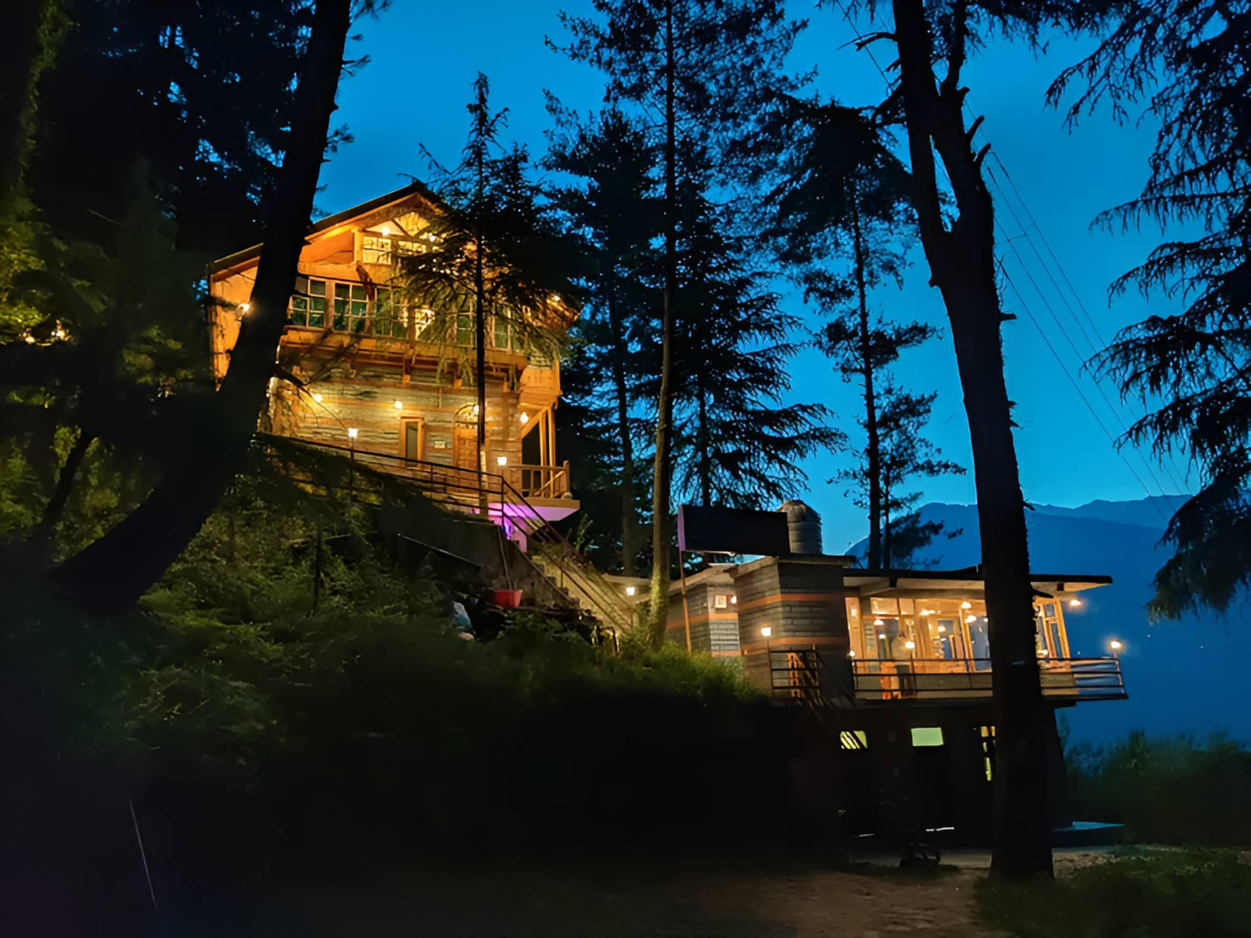 Kath Kuni Duplex Stay @ Jana Trails Chalet, Manali 23
