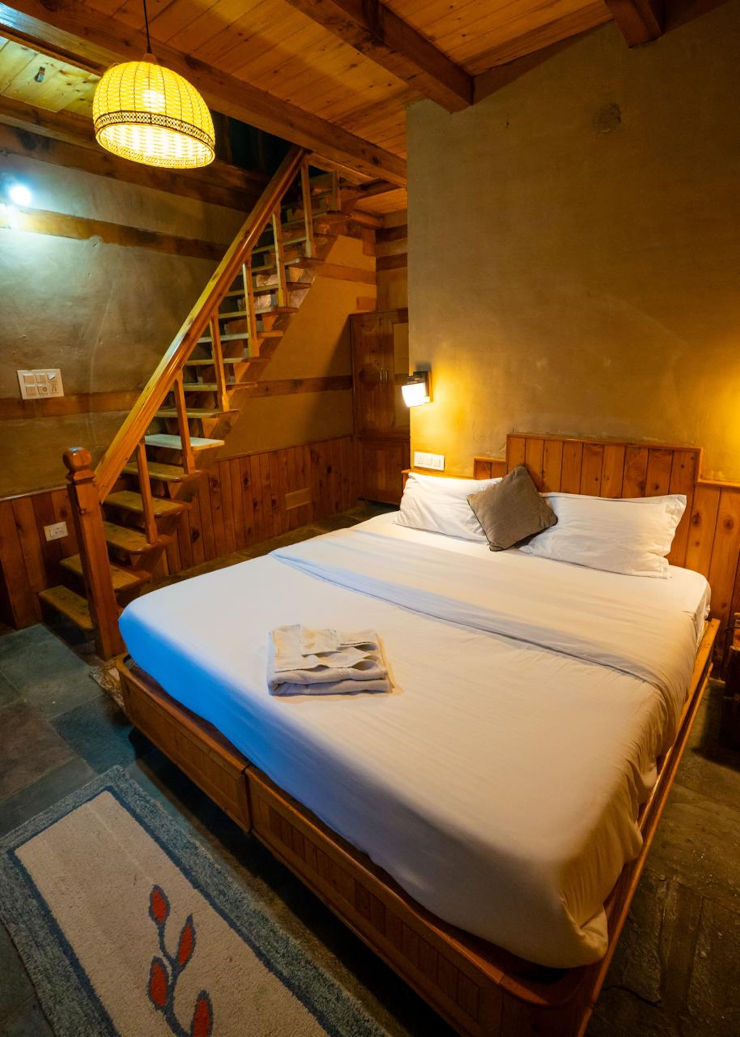 Kath Kuni Duplex Stay @ Jana Trails Chalet, Manali 2