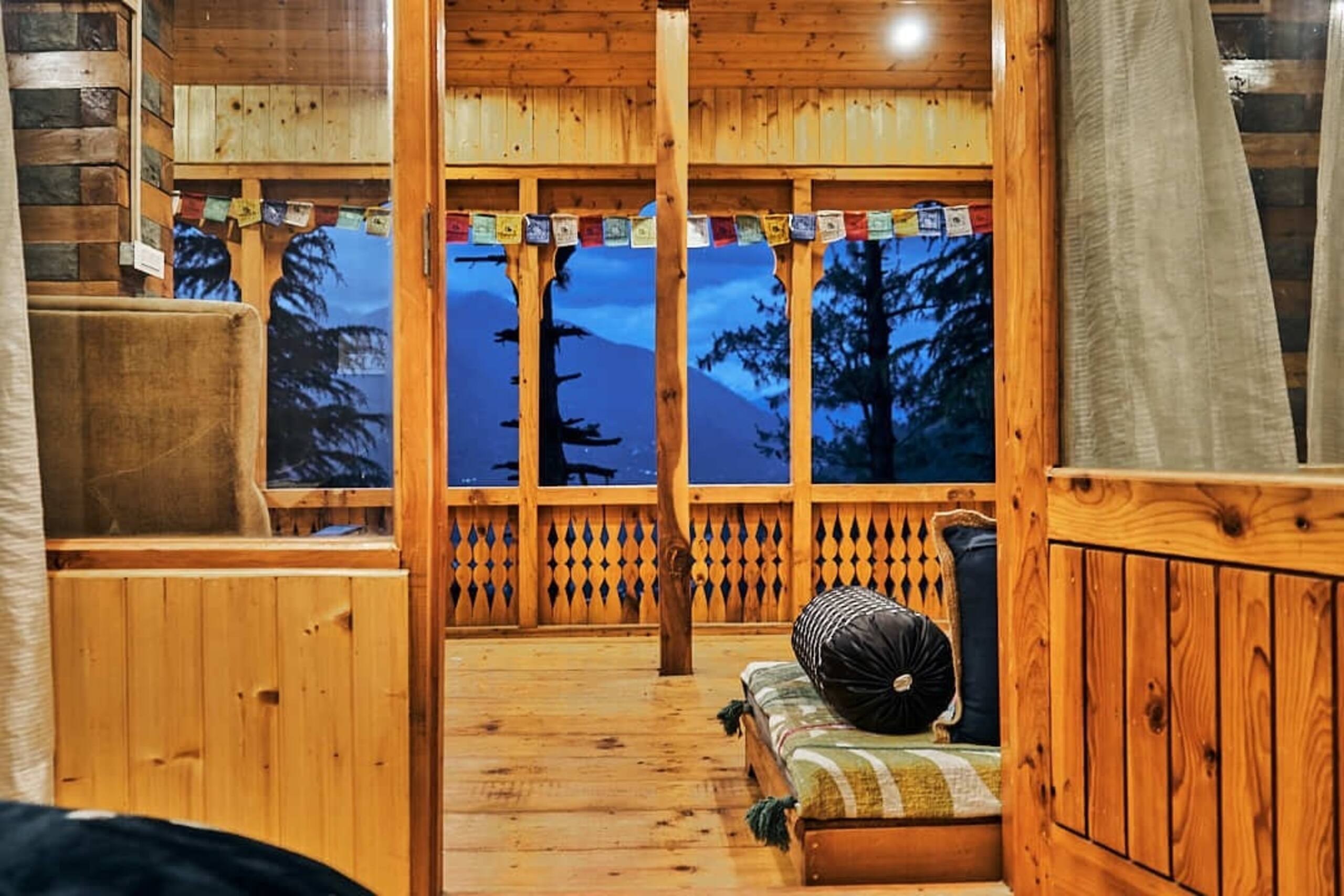 Kath Kuni Duplex Stay @ Jana Trails Chalet, Manali 12