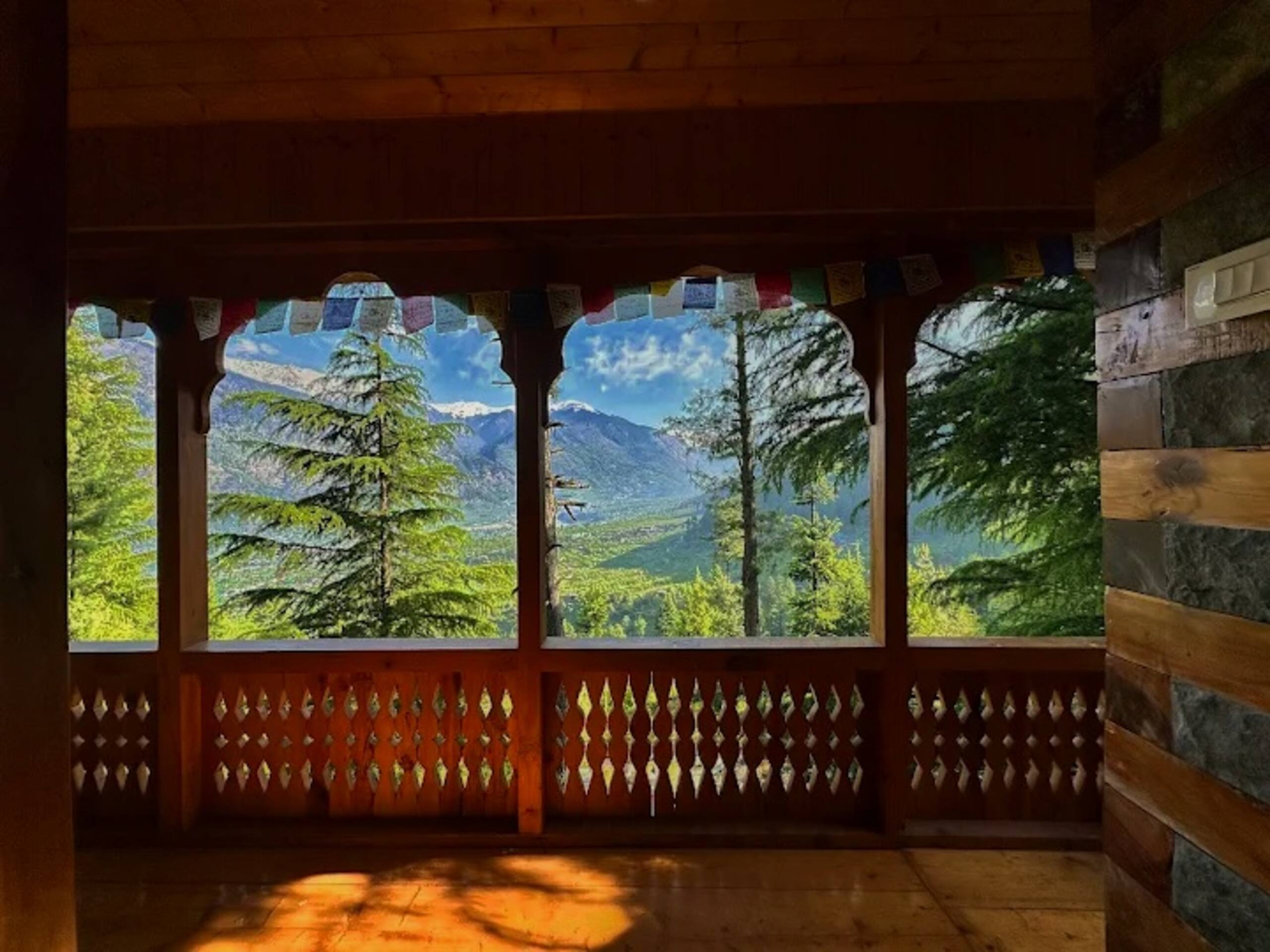 Kath Kuni Duplex Stay @ Jana Trails Chalet, Manali 15