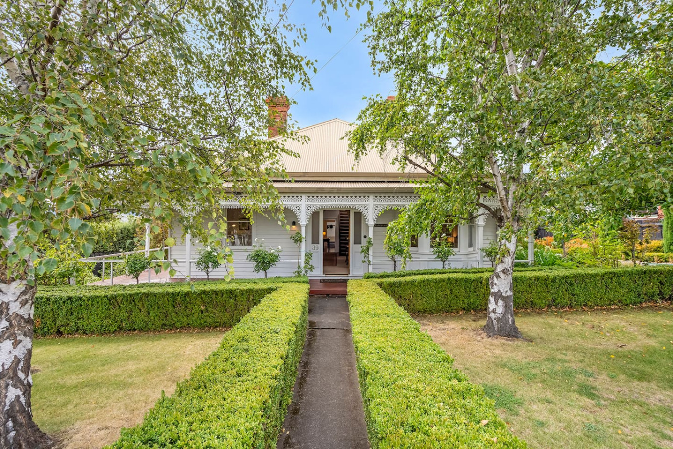 "Landport" Charming Historic Home, Modern Comforts