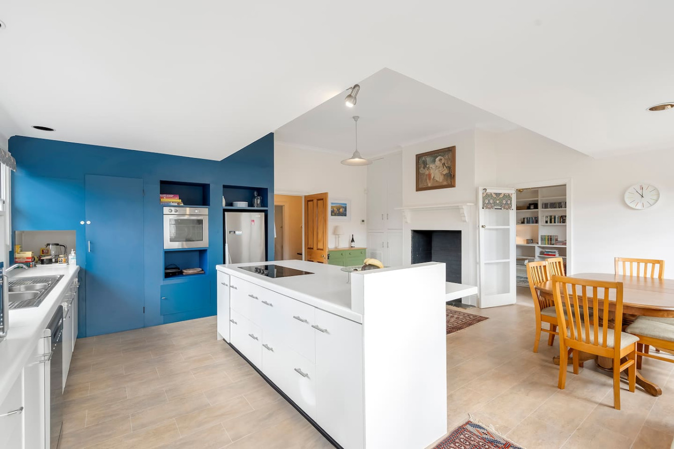 "Landport" Charming Historic Home, Modern Comforts 6
