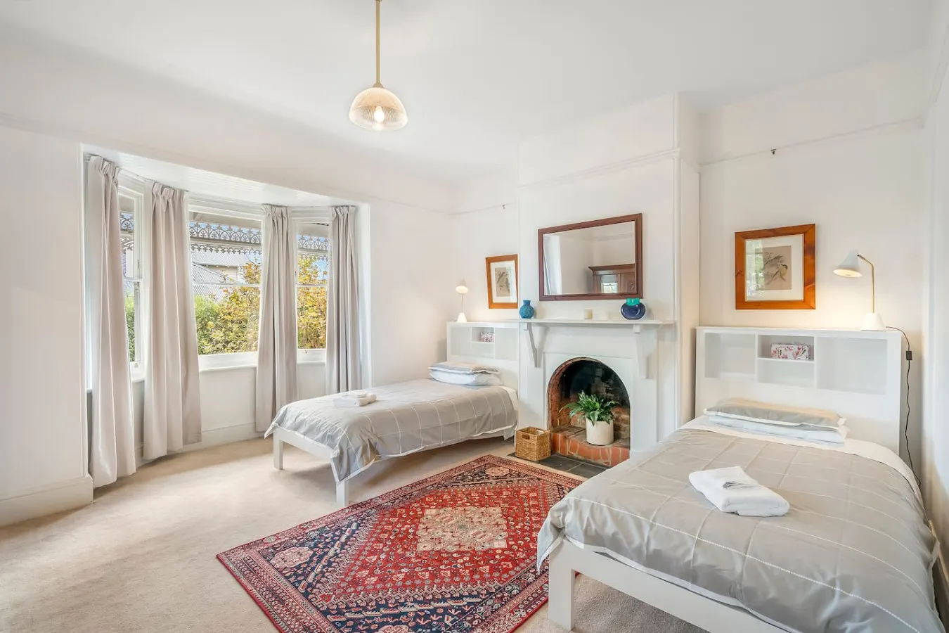 "Landport" Charming Historic Home, Modern Comforts 7