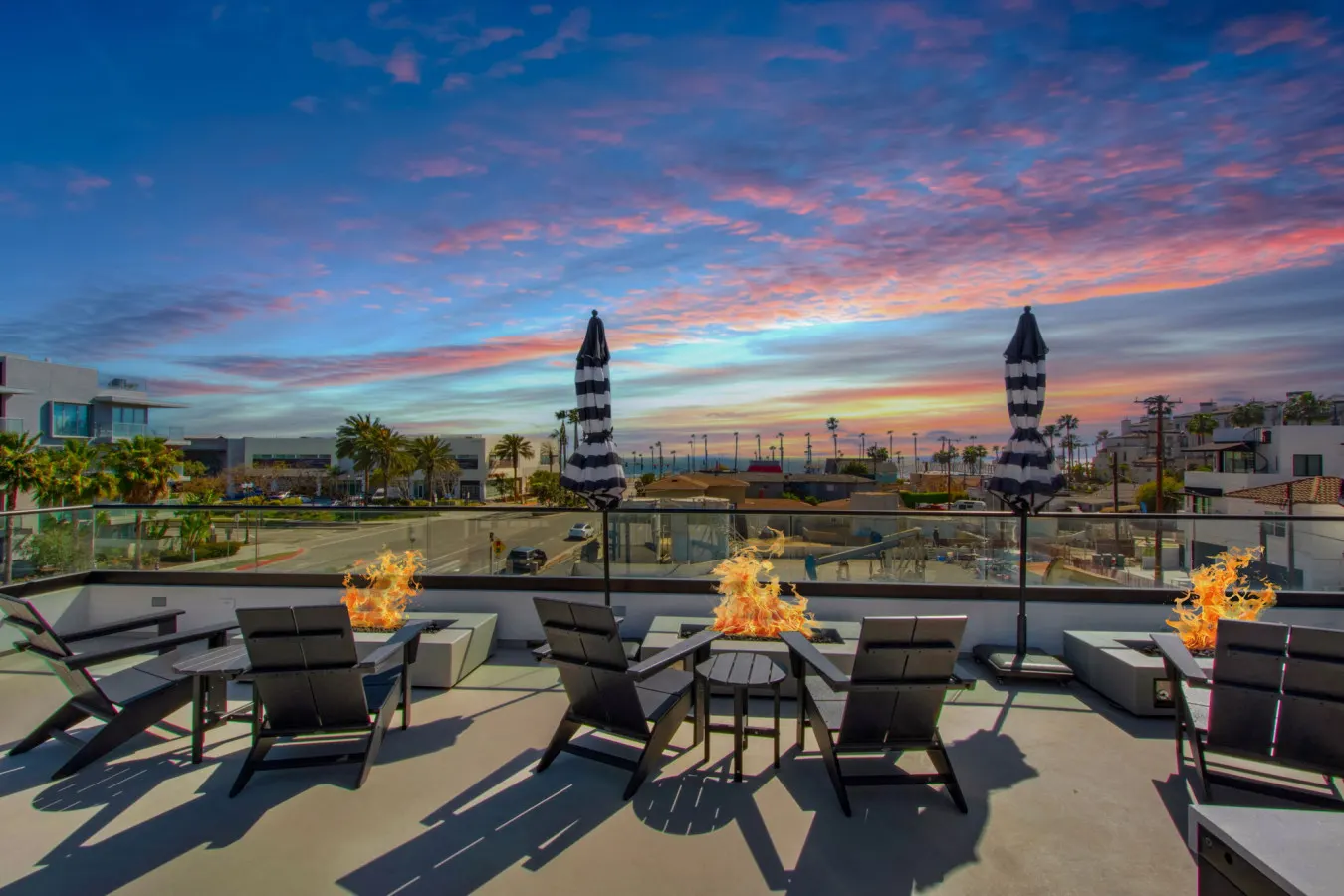 Beachfront Bliss in Huntington Beach: Luxury Ocean View Rental! — photo 2