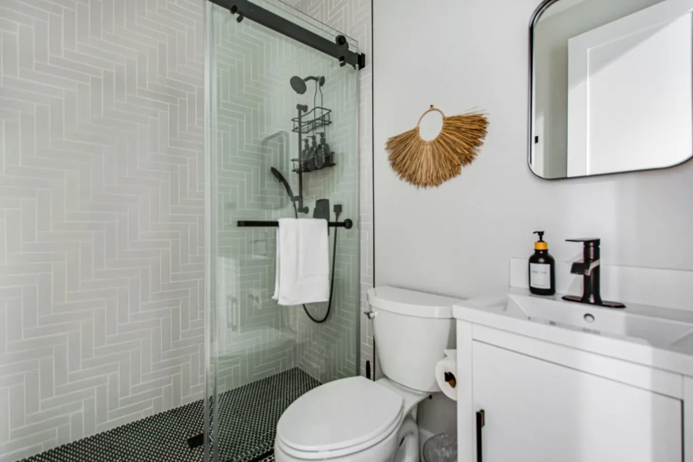 Beachfront Bliss in Huntington Beach: Luxury Ocean View Rental! 10