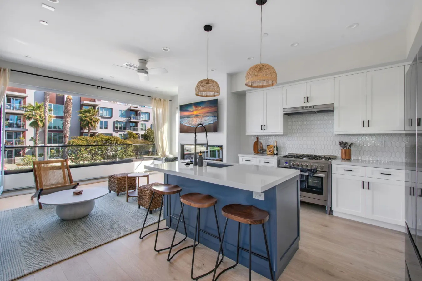 Beachfront Bliss in Huntington Beach: Luxury Ocean View Rental! 13