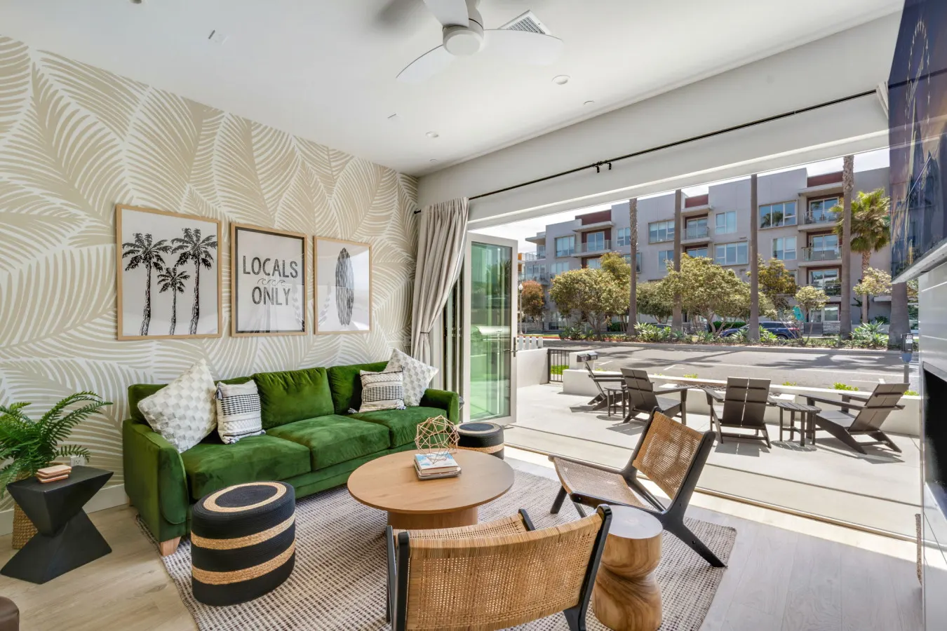 Beachfront Bliss in Huntington Beach: Luxury Ocean View Rental! — photo 5